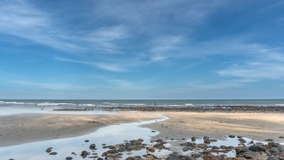 海滩上的蓝天